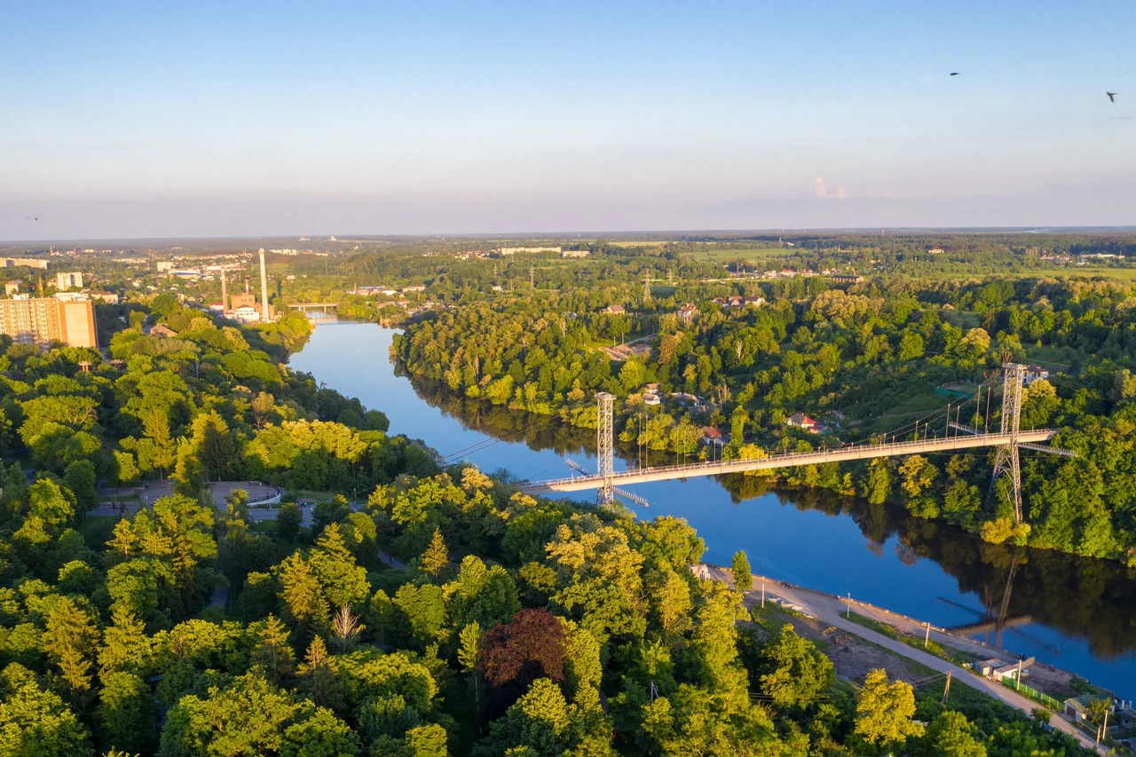 Підвісний міст Житомир: історія, краєвиди та секрети легендарної переправи